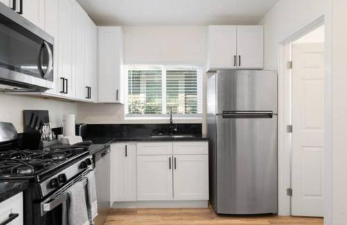 Southeastern Sacramento Casa | Central 2BR 1BA & Arcade Crib in the heart of Sac
