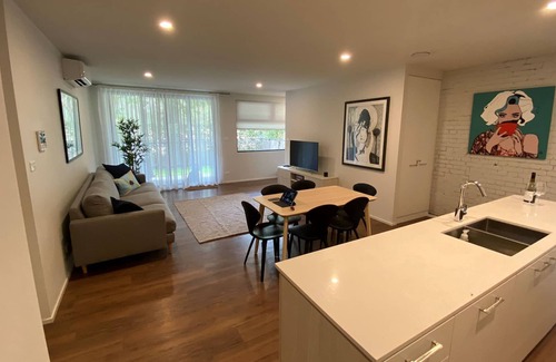 Turner Apartamento | Central 3 BDR Garden Apartment