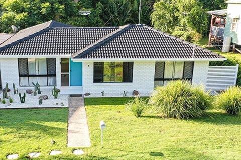 Bangalow Casa | Central 3 Bdr House - Walk to town & pub