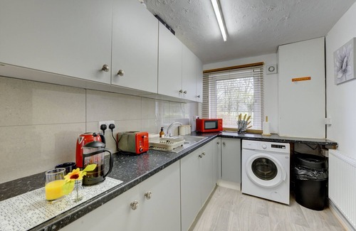 Northampton Casa | Central 3-bed House, sleeps 8 by MBiZ