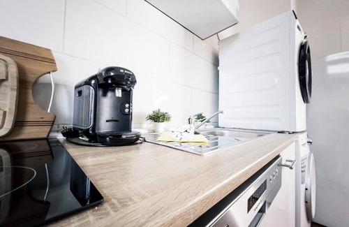 Lindenau Apartamento | Central 3 Bedroom Apt. close to the Arena and Stadium *up to 8 people*