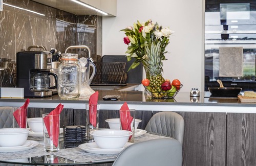 Kilburn Apartamento | Central 3 bedroom Apt/en-suite with a View.