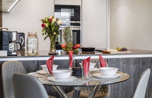 Kilburn Apartamento | Central 3 bedroom Apt/en-suite with a View.