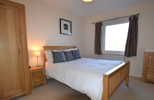 Northampton Apartamento | Central 3 Bedroom Apartment with Parking & Balcony