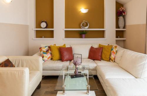 Prague 2 Apartamento | Central 3bdr penthouse with terrace&AC