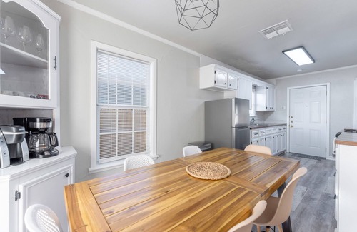 Del Mar Casa | Central 3BR Comfortable Family-Friendly Extd Stay