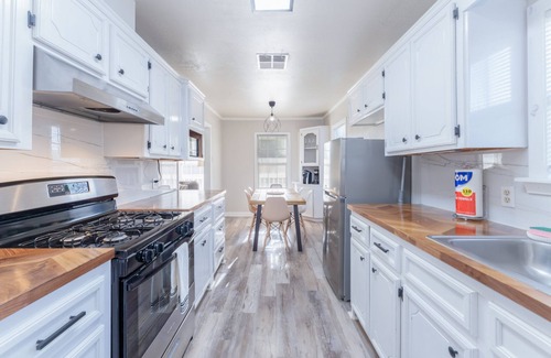 Del Mar Casa | Central 3BR Comfortable Family-Friendly Extd Stay