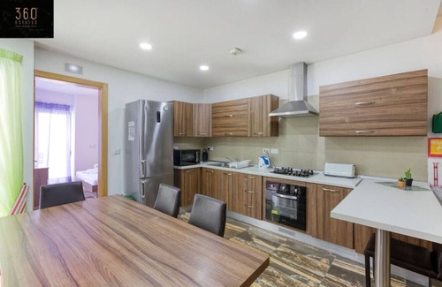 Tal-Ibrag Apartamento | Central 4BR, massive APT with private POOL & BBQ