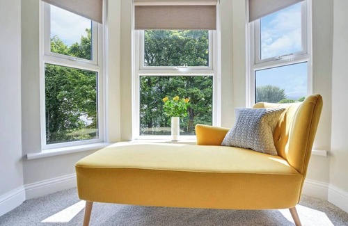 Ballycastle Casa | Central 6-bedroom house close to Beach and amenities