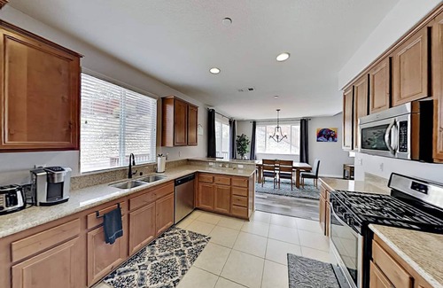 Big Bear Casa | Central AC! Modern Mountain Getaway in Big Bear: Hot tub, Games, Firepit, BBQ