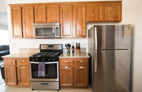 Big Bear Casa | Central AC! Modern Mountain Getaway in Big Bear: Hot tub, Games, Firepit, BBQ