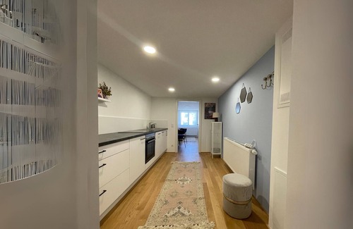 Dornbirn Apartamento | "Central and Cozy: Your Dornbirn Home, Paris 7"