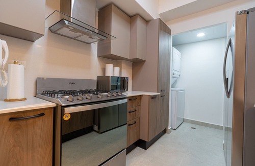 Ciudad Universitaria Apartamento | Céntrico y lujoso APT en Santo Domingo con servicios, piscina, Wi-Fi y GYM