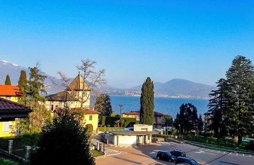 Cannero Riviera Apartamento | Apartamento céntrico y tranquilo de 3½ habitaciones con hermosa vista al lago.