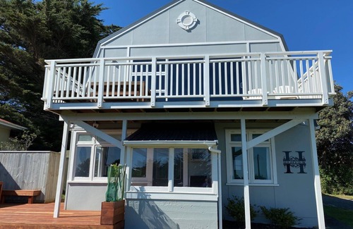 Waitarere Beach Casa | Céntrico y espacioso Waitarere Beach 3 dormitorios, 2 baños con vistas al mar