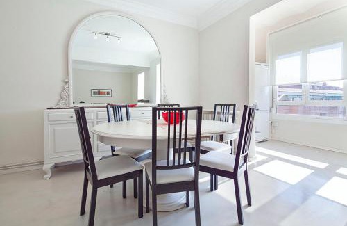 el Fort Pienc Apartamento | Central and Spacious Family Apartment
