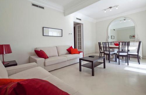 el Fort Pienc Apartamento | Central and Spacious Family Apartment