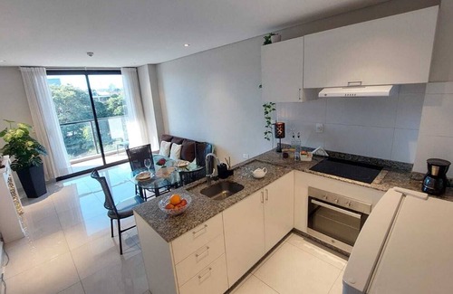 Encarnacion Apartamento | Central apartment with pool near the beach in San Jose