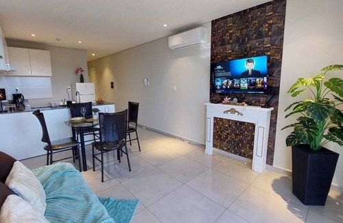 Encarnacion Apartamento | Central apartment with pool near the beach in San Jose