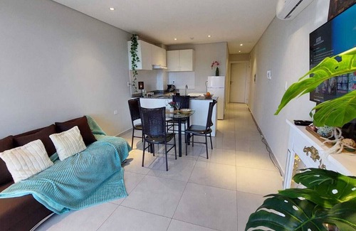 Encarnacion Apartamento | Central apartment with pool near the beach in San Jose