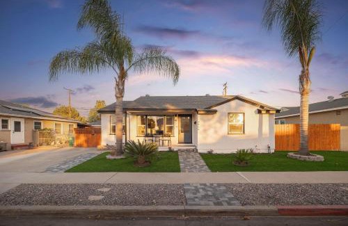 Allied Gardens Casa | Central Backyard Oasis Villa