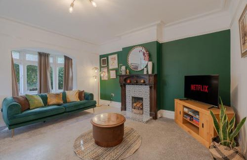 Banbury Casa | Central Banbury Stay Comfy and Spacious for groups 9 sleeps