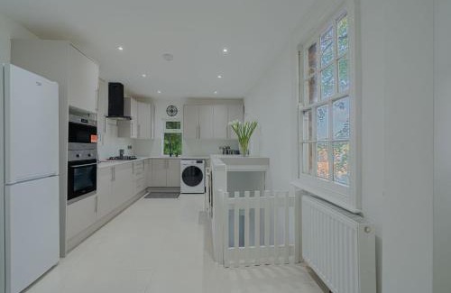Banbury Casa | Central Banbury Stay Comfy and Spacious for groups 9 sleeps