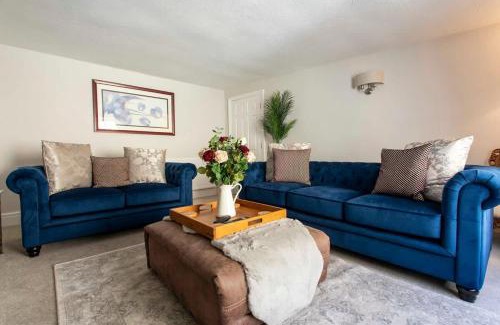 Bradford-on-Avon Casa | Central, beautiful home - with parking