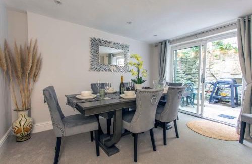 Bradford-on-Avon Casa | Central, beautiful home - with parking
