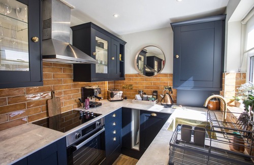 Warwick Casa | Central beautiful boutique townhouse - 5 mins walk to Warwick