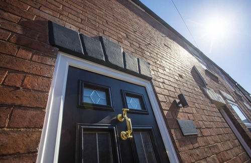 Warwick Casa | Central beautiful boutique townhouse - 5 mins walk to Warwick