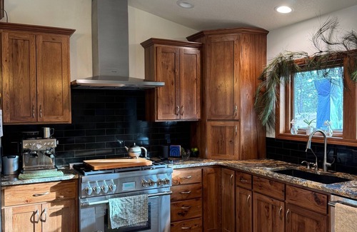 Rockerville Casa | Central Black Hills Retreat: 3BR home w/ hot tub, pool, & private deck oasis!