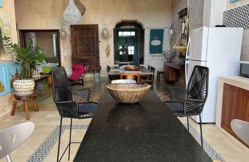 Barrio de Santiago Casa | Central & Bohemian House Pool Yard