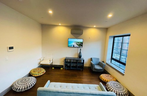 Bedford-Stuyvesant Apartamento | Central Brooklyn Loft. 4 stops to Manhattan.