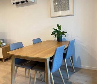 Reid Apartamento | Central Canberra City apartment with study and full amenities including parking