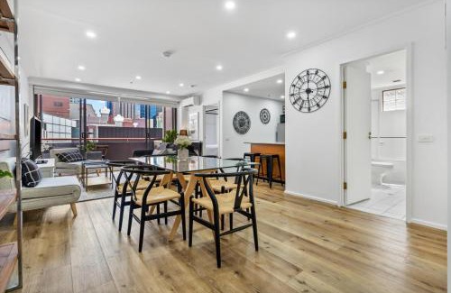 Chinatown Apartamento | Central City Chic - sleeps 6, free parking