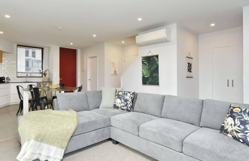 Christchurch City Centre Casa | Lichfield Apartment-City Location - 3 Bedroom Apartment