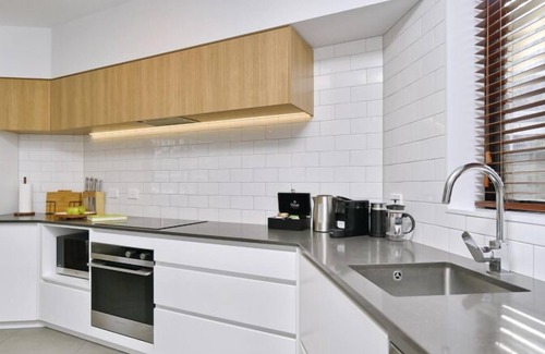 Christchurch City Centre Casa | Lichfield Apartment-City Location - 3 Bedroom Apartment