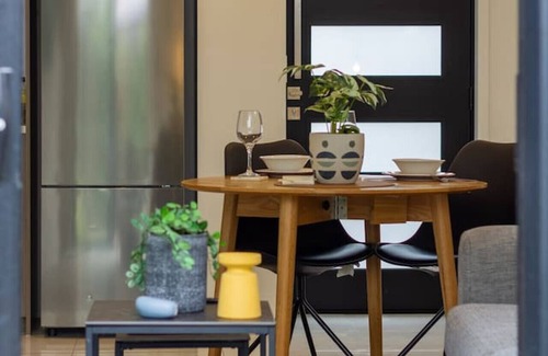 Christchurch City Centre Casa | Central City-Urban Oasis 1 bed 1 bath w/sofa bed