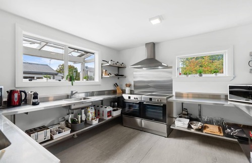 Christchurch City Centre Villa | Central City Villa perfect for up to 12-guests