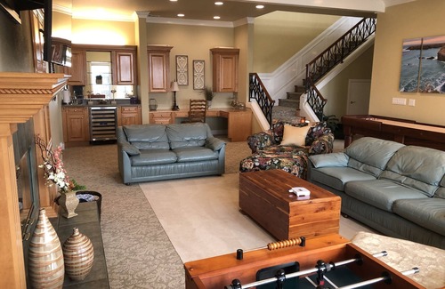 Nipomo Casa | Central Coast Luxury Estate with Pool, Professional Putting Green, & Pickleball