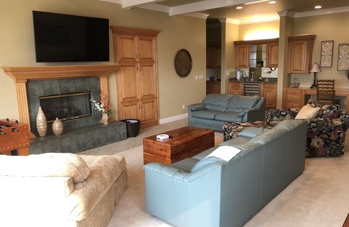 Nipomo Casa | Central Coast Luxury Estate with Pool, Professional Putting Green, & Pickleball