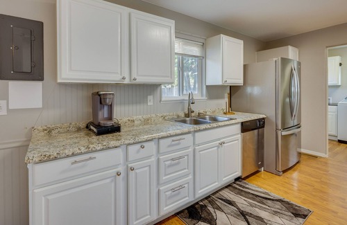 Southeast Colorado Springs Casa | Central Colorado Springs Home ~ 4 Mi to Downtown!
