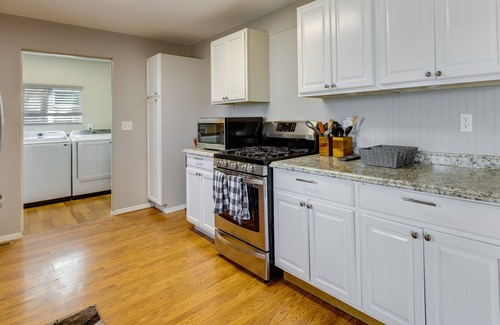 Southeast Colorado Springs Casa | Central Colorado Springs Home ~ 4 Mi to Downtown!