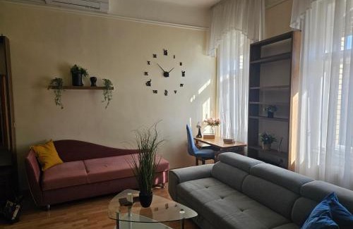 Palace District Apartamento | Central Cozy Apartment