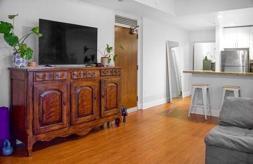City West Apartamento | Central DTLA 1-Bedroom – Walkable, Modern, 24 hrs amenties and Cozy Stay!