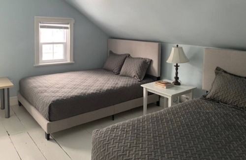 Elora Casa | Central Elora Private Get - A - Way