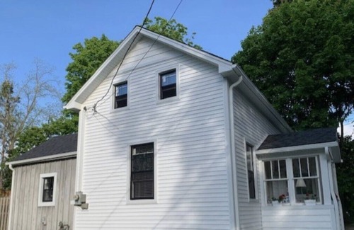 Elora Casa | Central Elora Private Get - A - Way