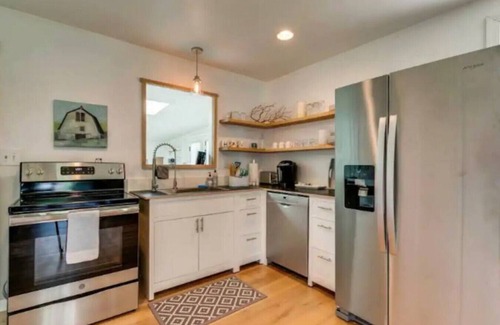 Franklin Apartamento | Central Duplex Pet Friendly Walkable Coffee Spots