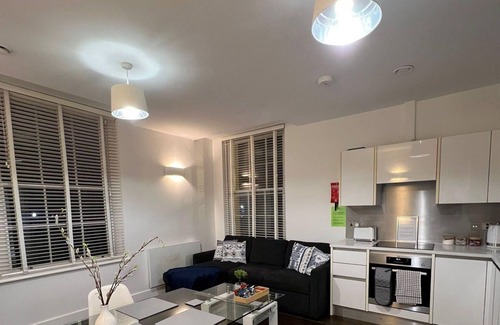 Reading Apartamento | Central | Free Secure Parking | Relocating Families
